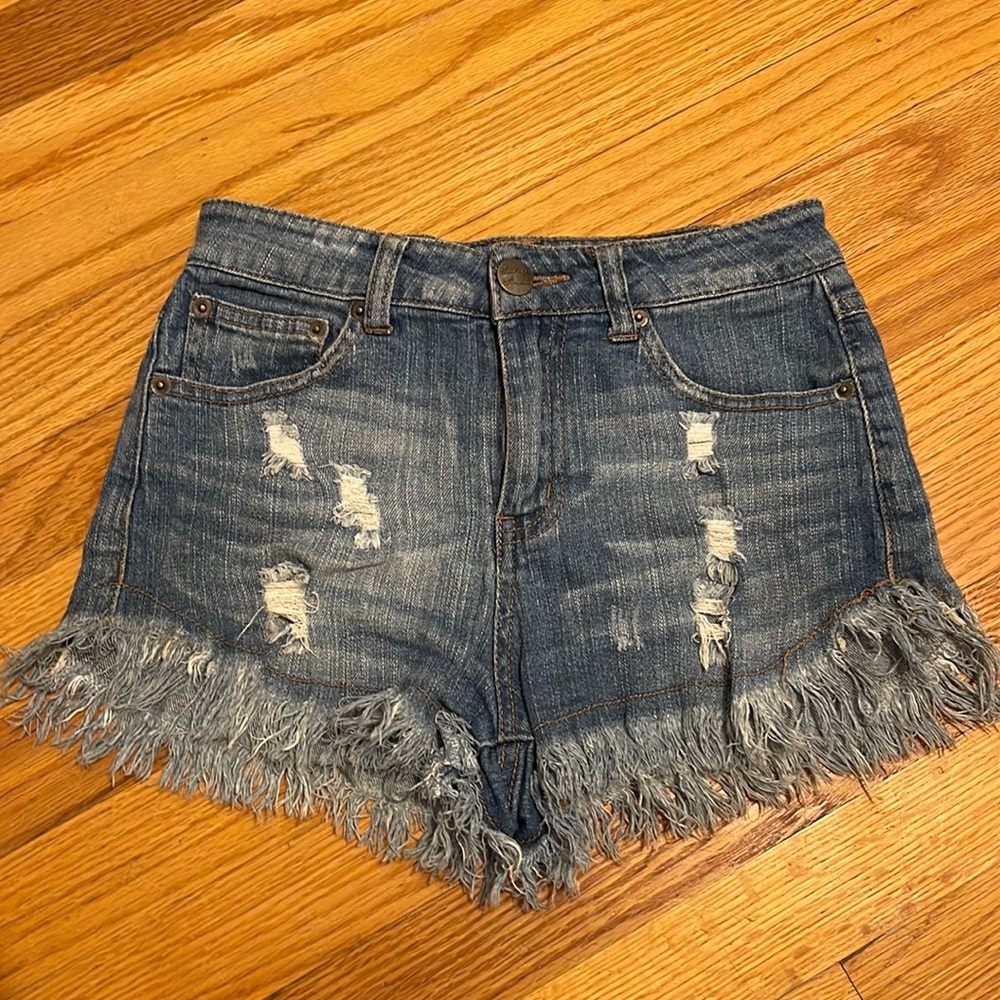Vintage Havana size 26 jean shorts